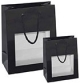Roma Papiertragetasche<br/>glanz, schwarz<br/><b>mit Fenster</b><br/>114 x 64 x 146 mm